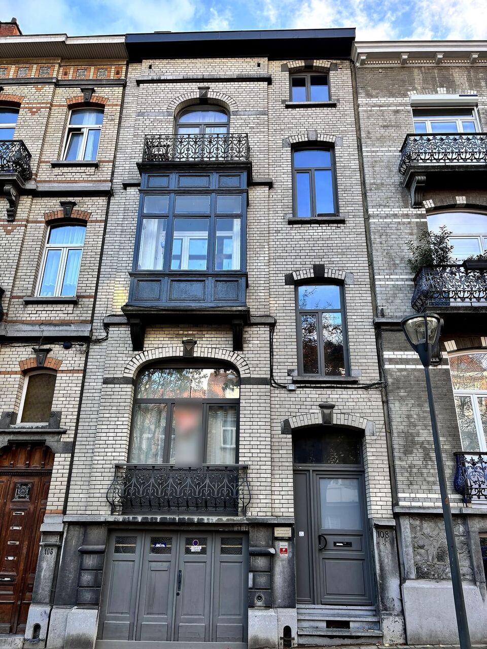 Bow-window en bois rénové et repeint, après travaux